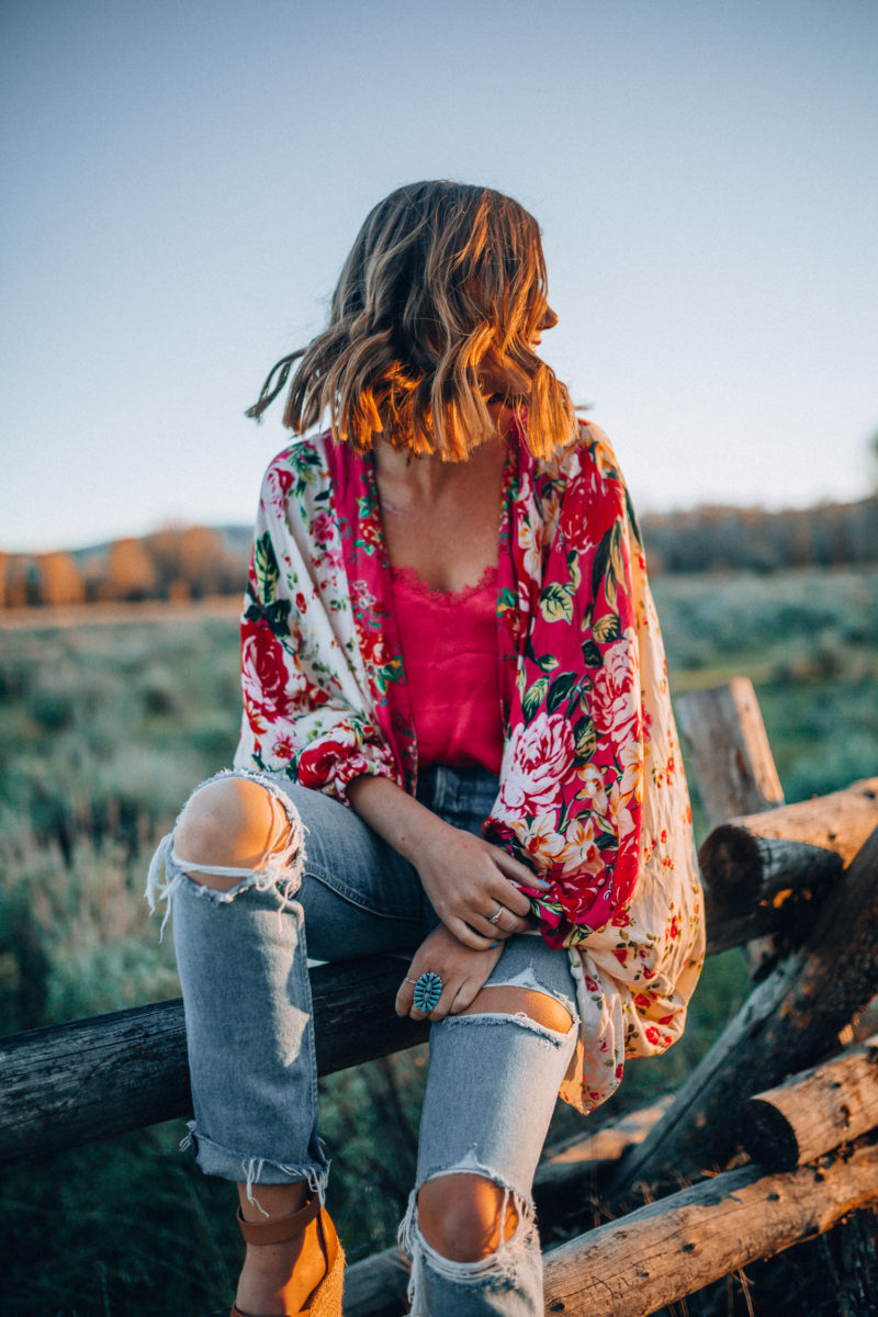 Casual Spring Outfit: Kimono + Jeans - Wanderlust Out West